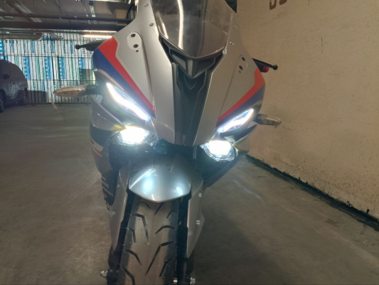 Электромотоцикл BMW RR rest